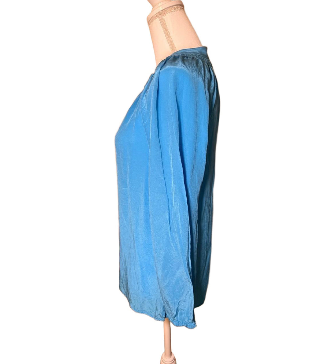 Lilly Pulitzer Elsa Silk Blouse – Women’s Size XS, Blue Crinkled V-Neck Resortwear