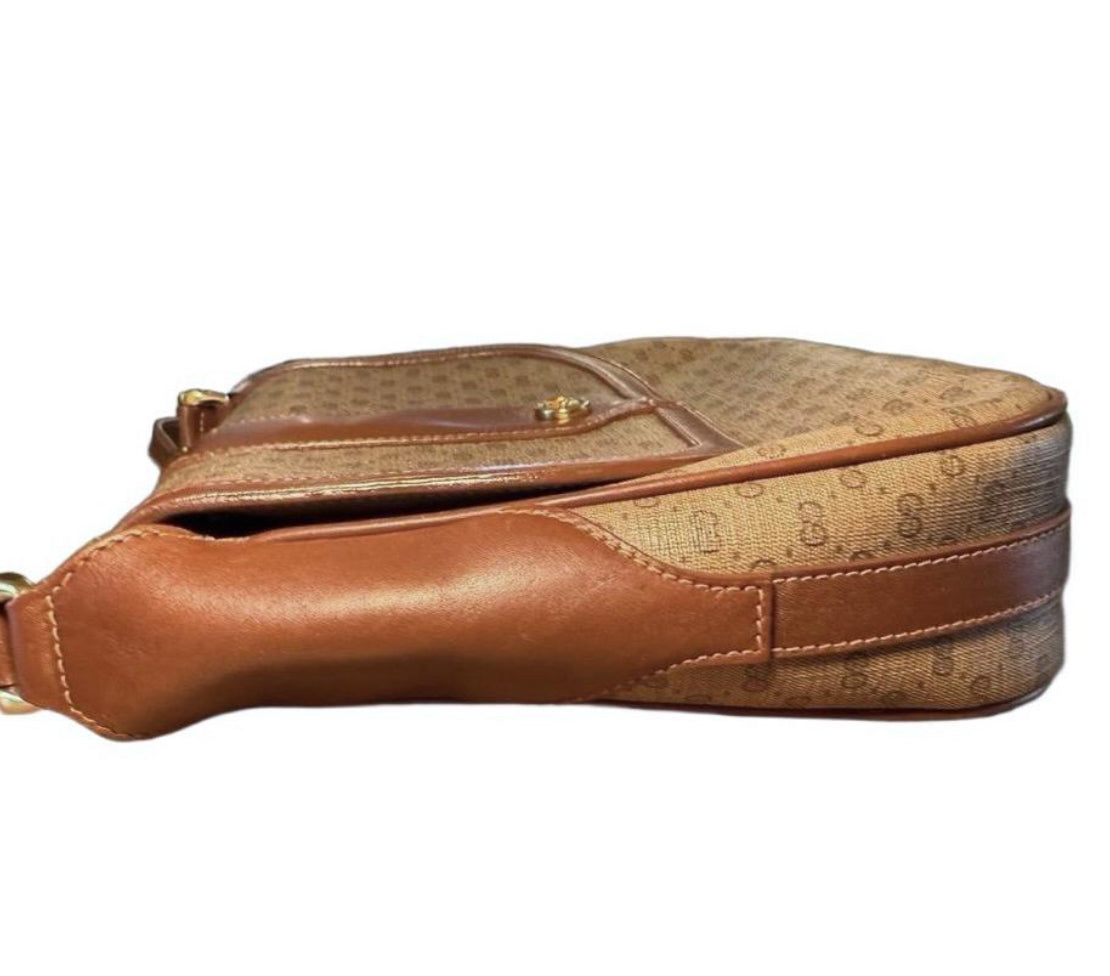 Gucci Vintage Womens GG Monogram Shoulder Bag