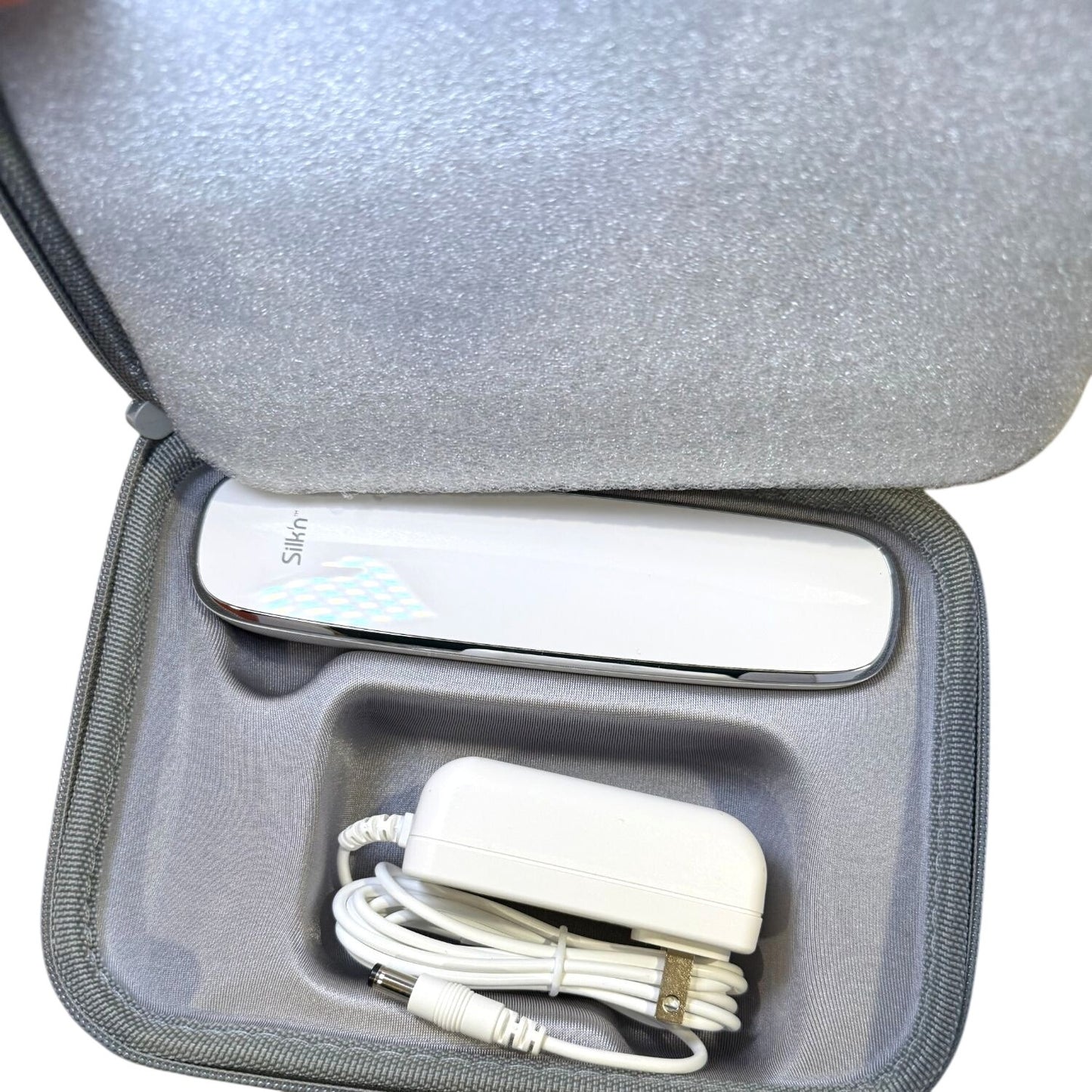 Silkn Titan Anti-Aging Skin Tightening Device Refurbished With Case & Accessories