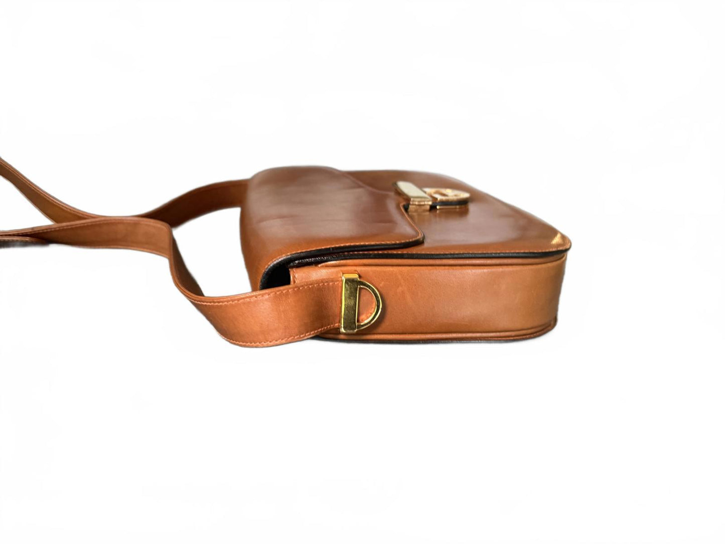 Vintage Gucci Leather Women's Shoulder Bag with Gold-tone Clasp