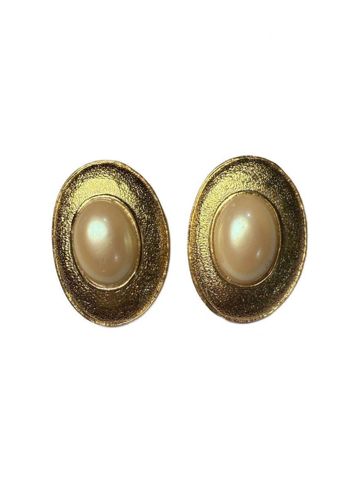 Vintage Paolo Gucci Gold Tone Oval Clip-On Earrings with Pearl Center