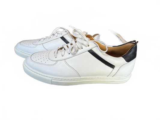 Magianni White and Navy Men's Sneakers, size 10