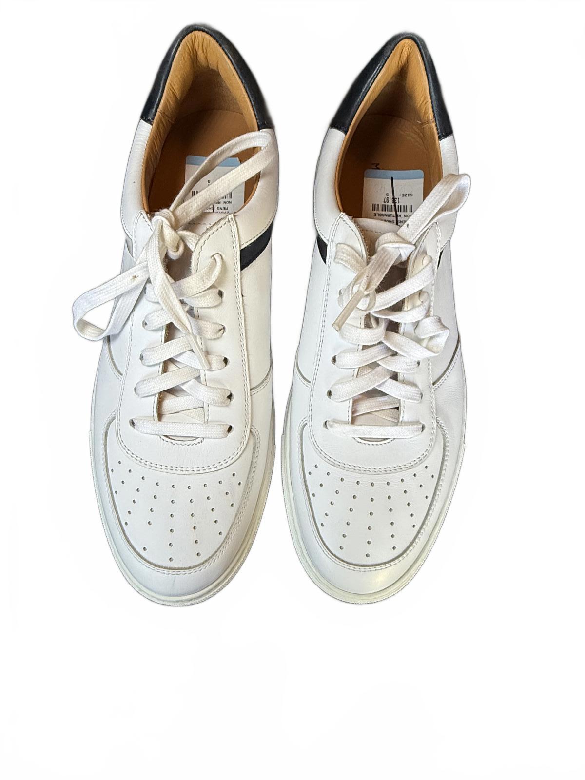 Magianni White and Navy Men's Sneakers, size 10