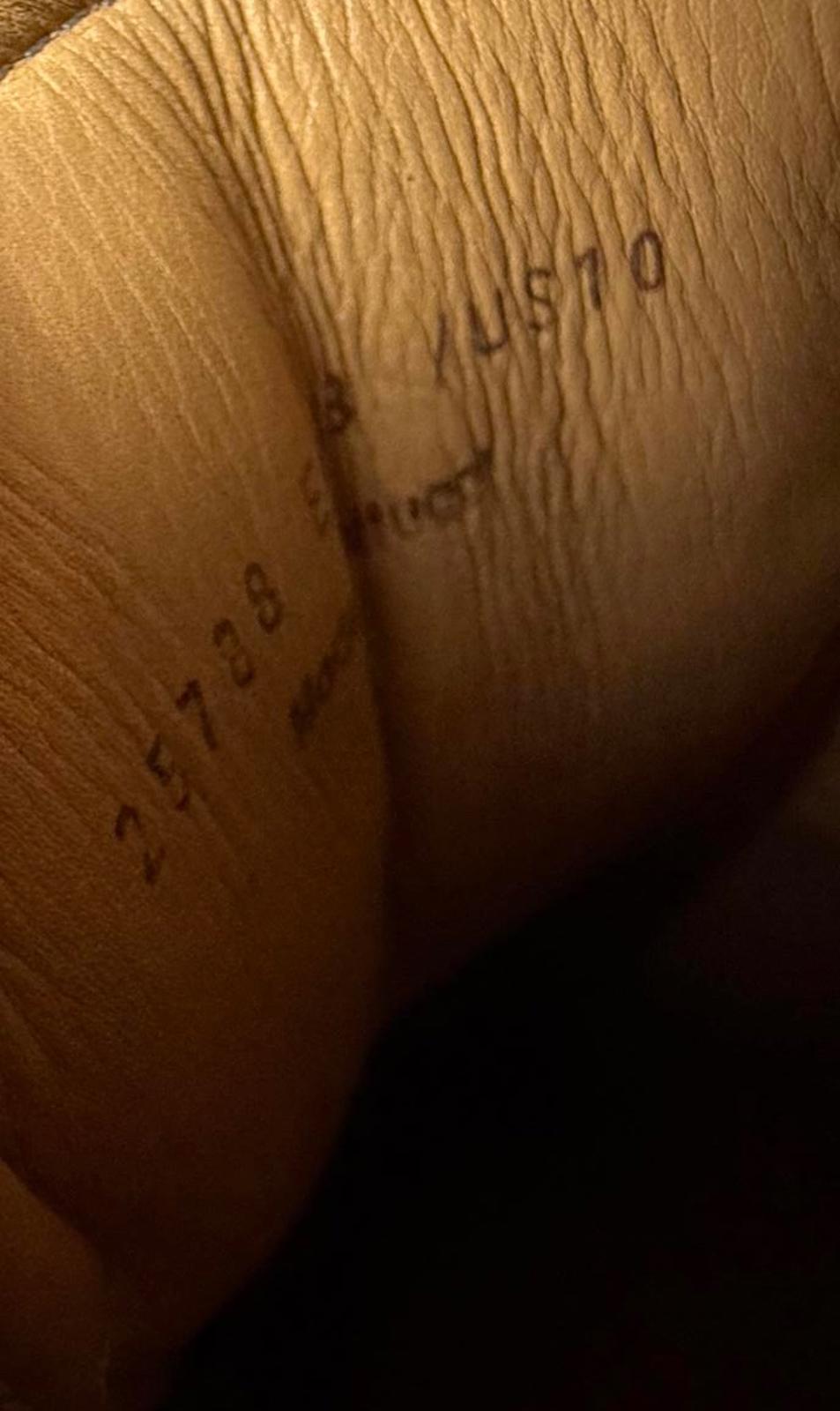 Magianni White and Navy Men's Sneakers, size 10