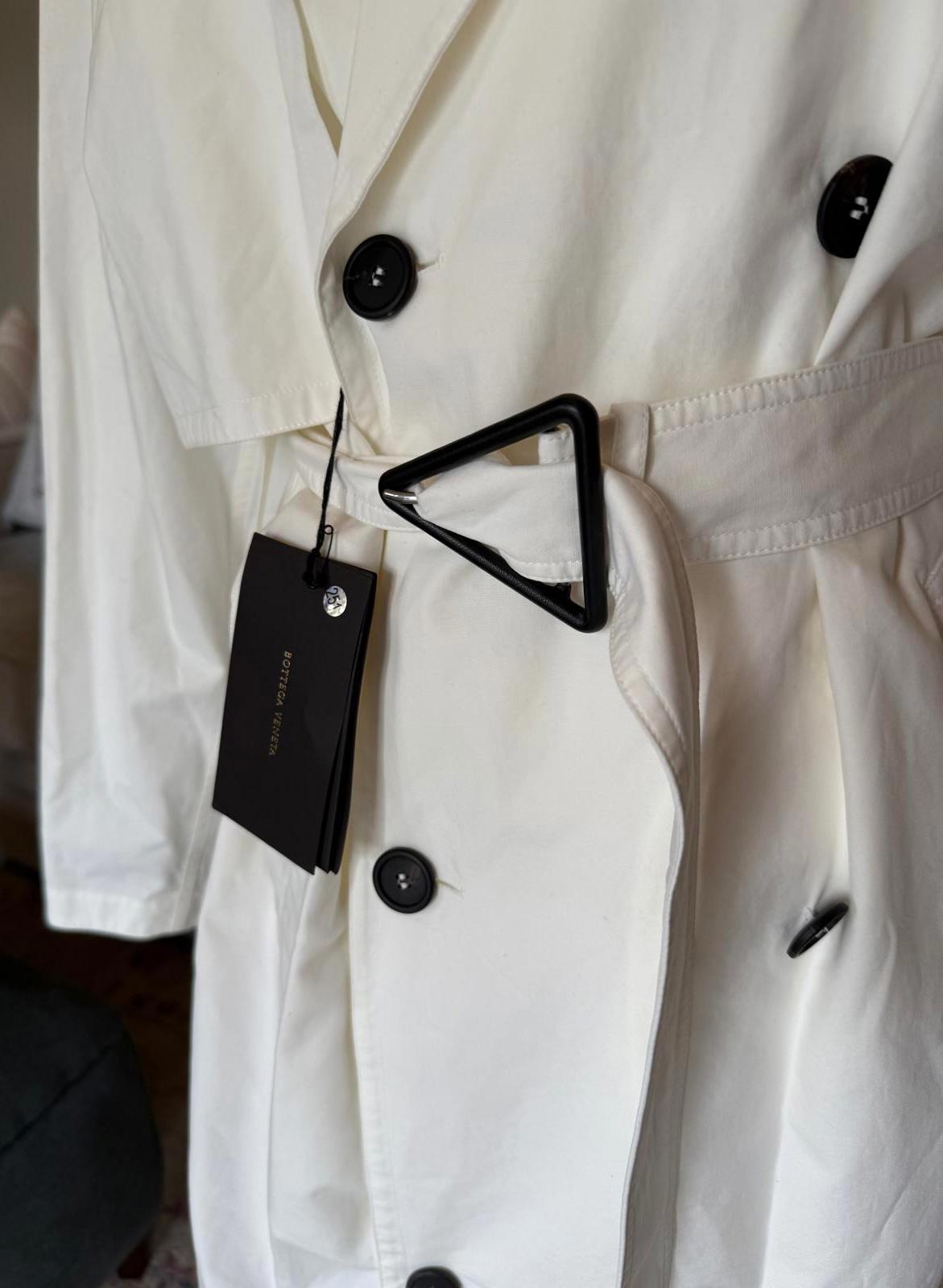 New Bottega Veneta Women's White Trench Coat with Belt and Double-Breasted Buttons, size IT 48