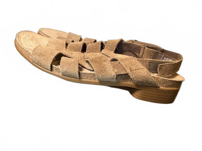 Munro New Suede Strappy Sandals in Tan, size 6