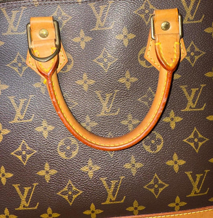 Louis Vuitton Monogram Canvas Alma Handbag