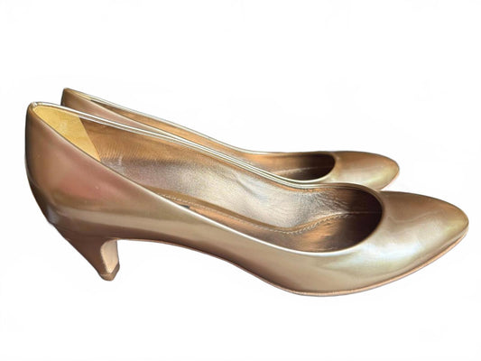 Louis Vuitton Metallic Gold Pumps, 38.5