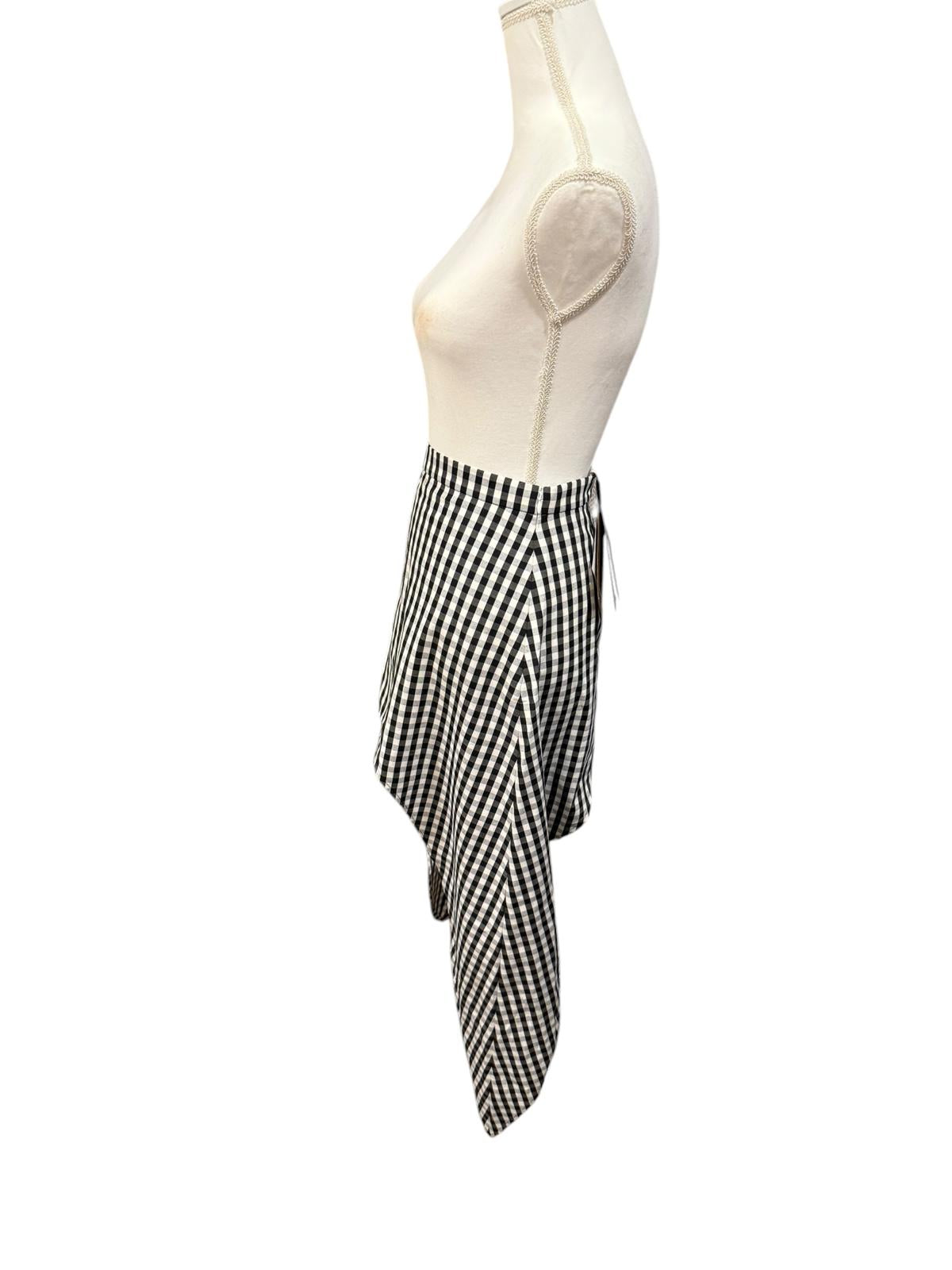 New Burberry Black and White Gingham Asymmetric Handkerchief Hem Skirt, size 4