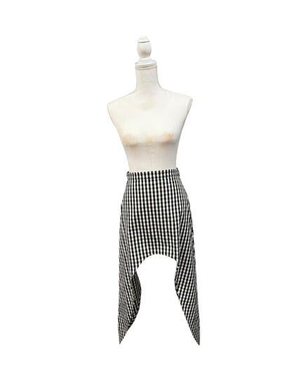 New Burberry Black and White Gingham Asymmetric Handkerchief Hem Skirt, size 4