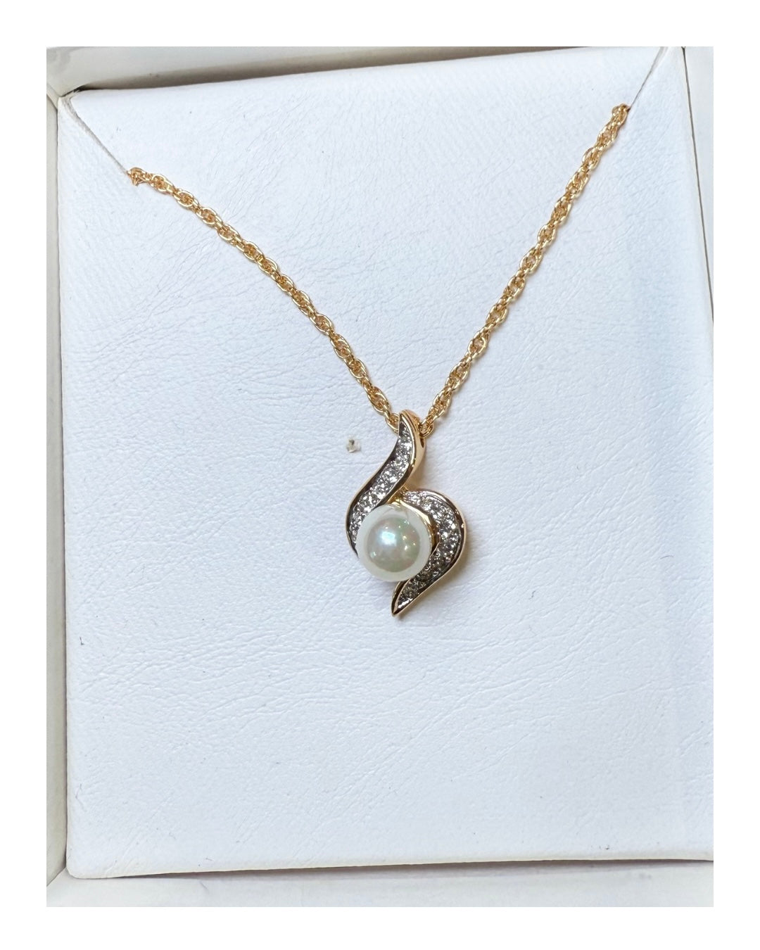 New Nina Ricci Gold-Tone Pearl & Crystal Pendant Necklace