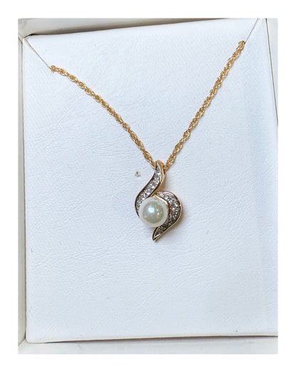 New Nina Ricci Gold-Tone Pearl & Crystal Pendant Necklace