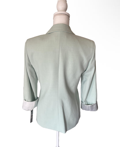 New Tahari Mint 3/4 Roll Cuff Blazer, Size 4