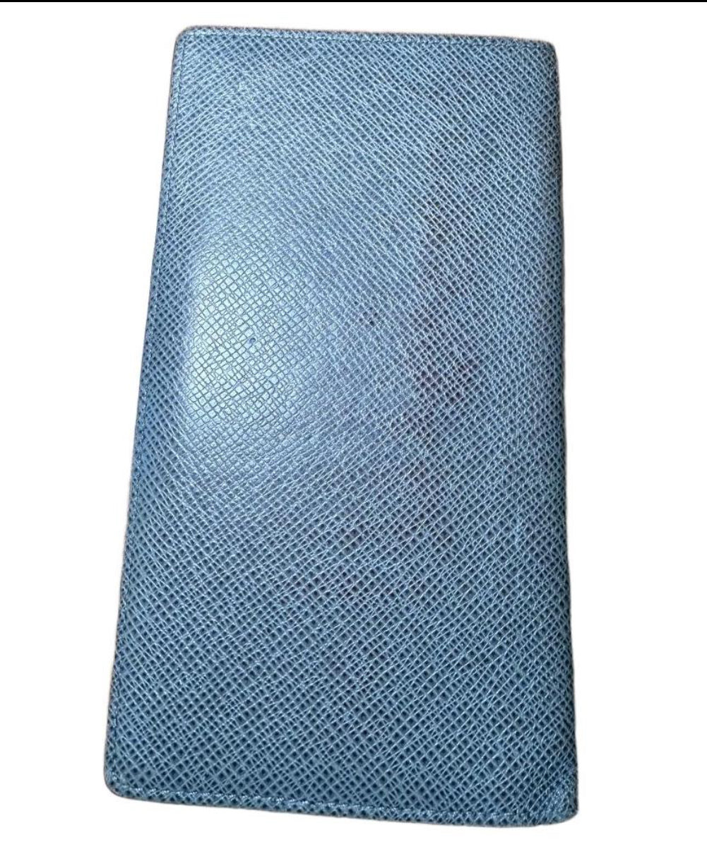 Louis Vuitton Gray Taiga Leather Wallet