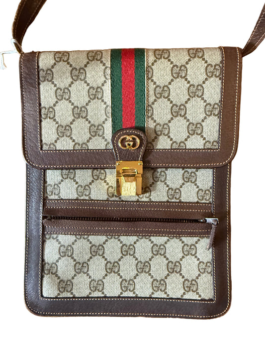 Vintage Gucci Sherry Line GG Supreme Pochette