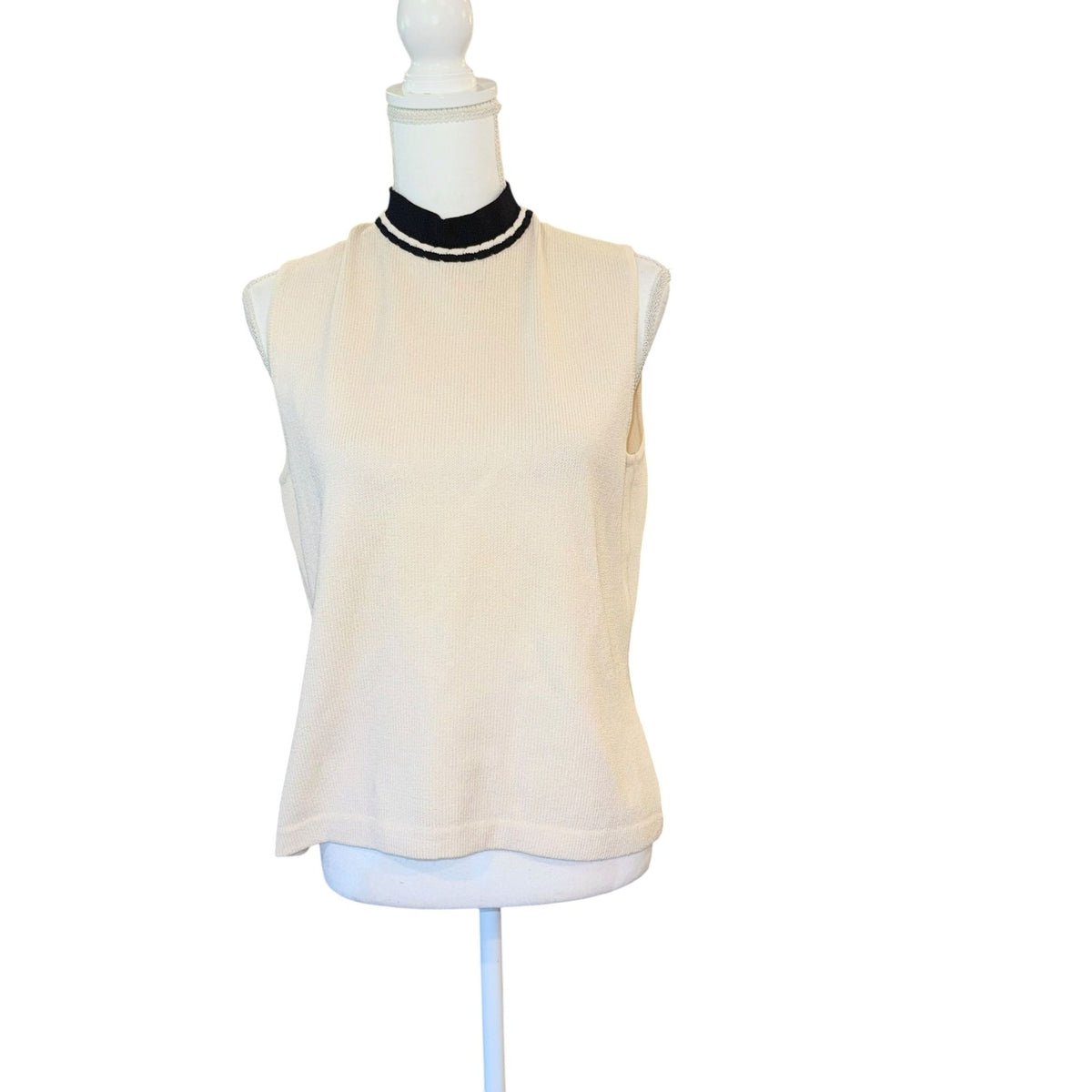 St John Sleeveless Knit Top With Contrast Collar & Back Zipper Closure