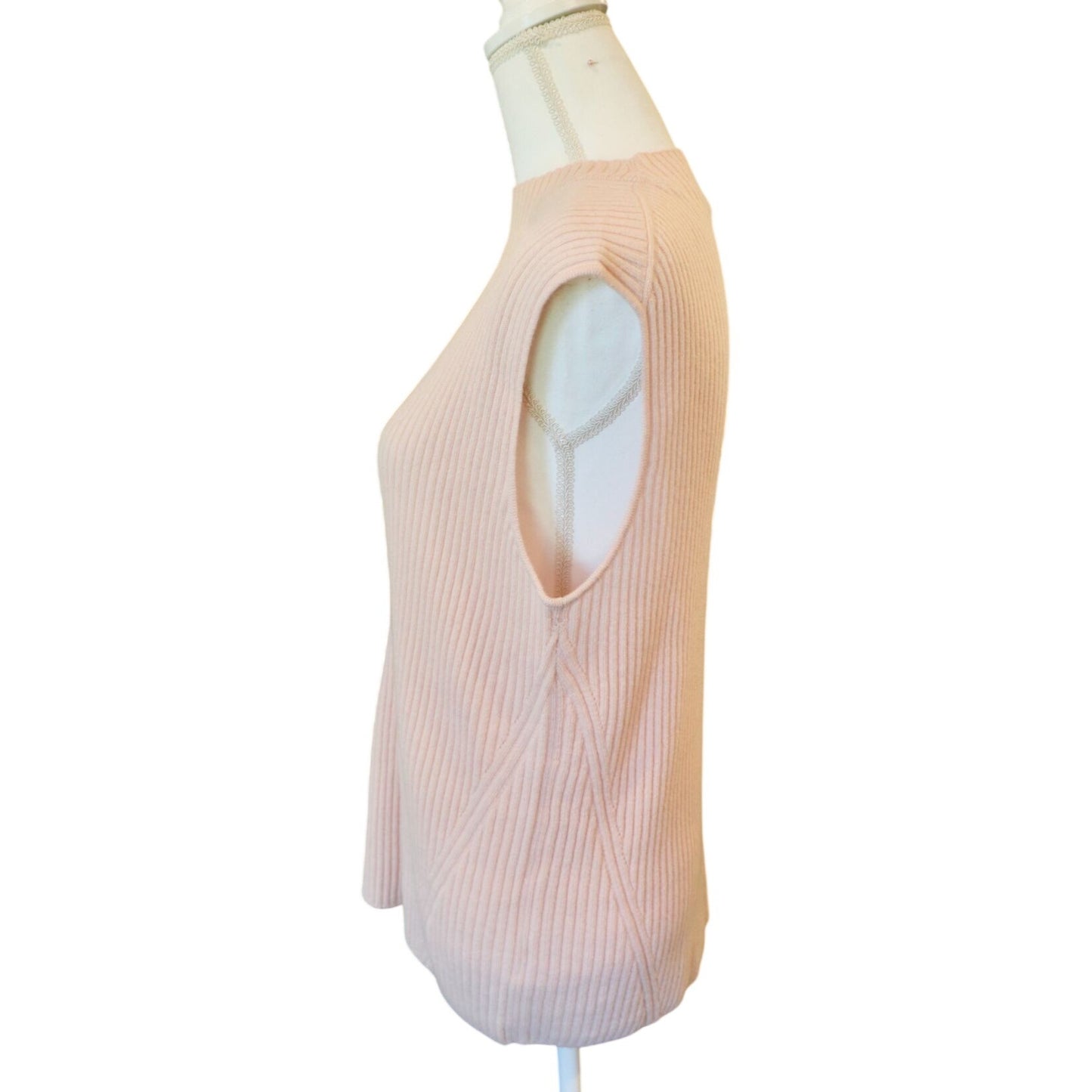 St. John Pale Pink Ribbed Sleeveless 100% Cashmere Sweater Top, Size Large