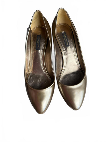 Louis Vuitton Metallic Gold Pumps, 38.5