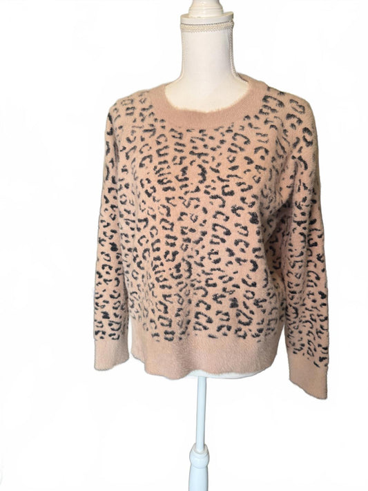 New Boutique Leopard Print Sweater, size Medium