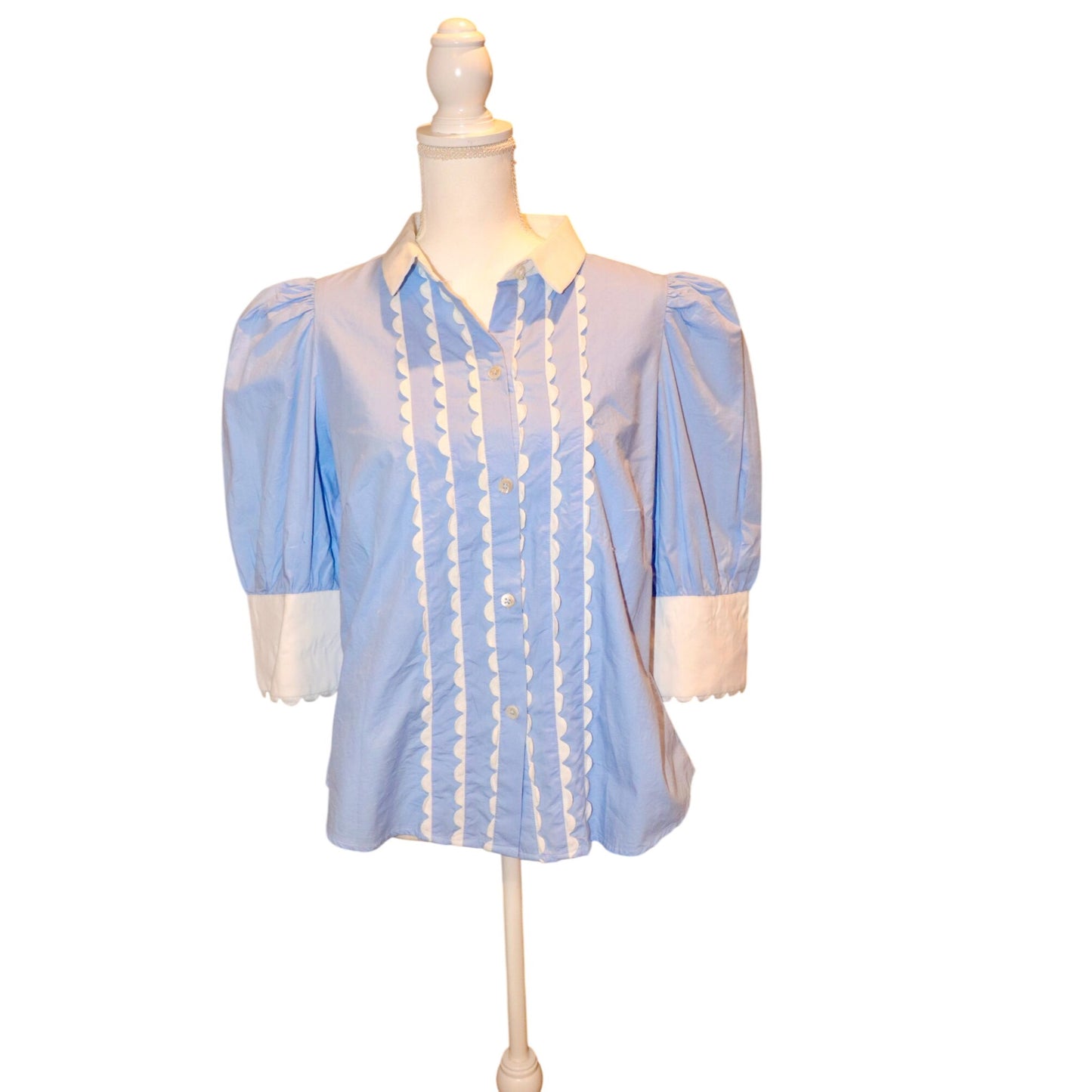 Gretchen Scott Blue & White Scallop Trim Cotton Blouse, Medium NWT