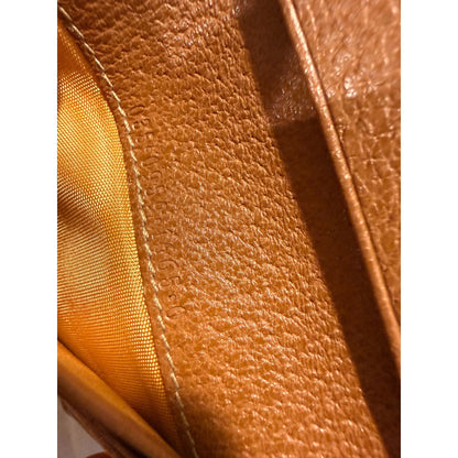 Gucci Vintage Silvi Tan Leather Wallet With Gold Clasp & Multiple Card Slots
